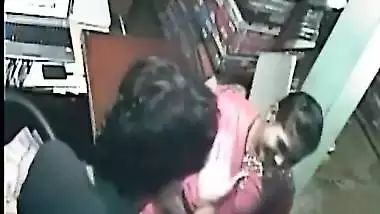 Indian Shopowner with salesgirl hardcore XXX leaks