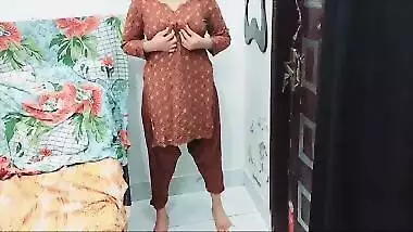 Indian Mom Fucked By Her Old Friend On Anniversary