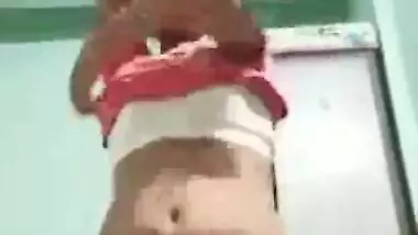 Hawt recent Desi beauty exposing her in nature's garb body on web camera