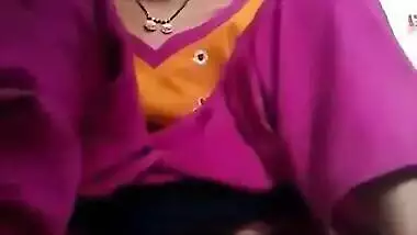 Desi Bhabhi Shows her Pussy