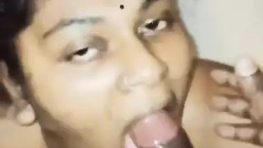 Sexy Lankan Girl Blowjob