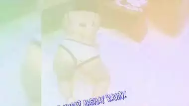 Horny Ravina Shaking Booty