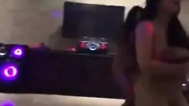 Naughty Pakistani girls loves nude dance they so fucking slim, Desi mms sex