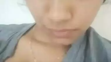 Desi hot girl ka nipple