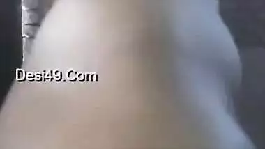 Desi mom is still in the loop and wants to make her own sex video