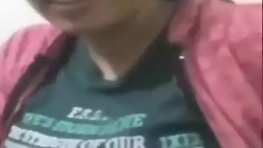 Today Exclusive -indian Girl Shows Her Boobs On Vc
