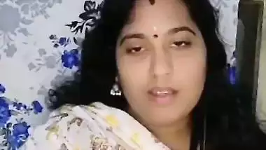 Telugu tanker bhabhi showing and pressing huge boobs