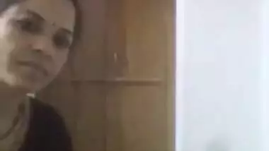 Secret lover fucks Desi wife pussy with pleasure