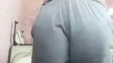 Sexy indian girl showing her boobs and pussy