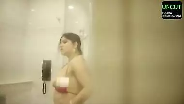 Bangla boudhi takes a waiter’s dick in the bathroom