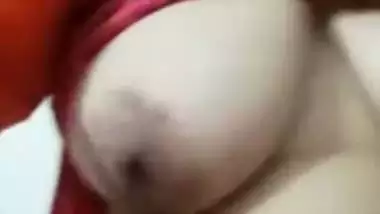 Pakistani aunty showing boobs and pussy