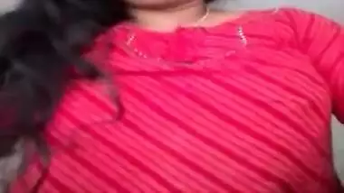 Natural Indian shuts herself up in room for a XXX striptease for sex fans