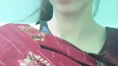 Cute desi girl virgin boobs showing viral selfie