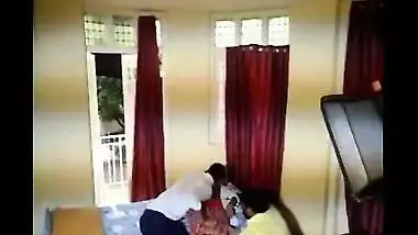 Indian porn web site presents college desi sex movie scene of Delhi girl