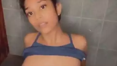 Hot Desi Young Indian Girl Showing Her Self Many Clips Part 2