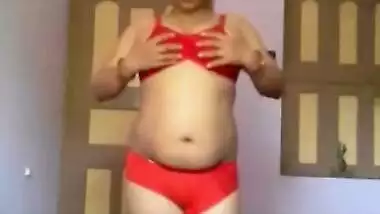 South Indian Housewife playing with boobs n pussy recording on cam for her BF