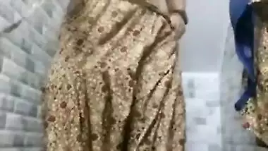 Super chubby Indian girl big boobs show