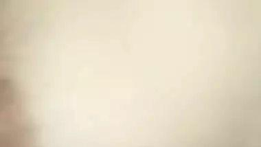 Inked Desi gal records solo sex clip in which she fingers XXX vagina