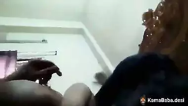 Girl seduces 21-year-old lover and enjoys romantic sex