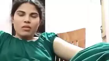 Best video call sex chat of hot figure showing pussy