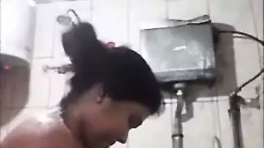 Local bhabhi selfie in the bathroom