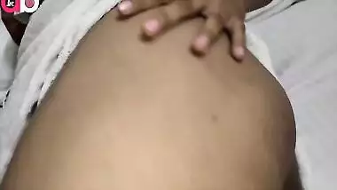 Towel Mein Desi Indian Girl Ko Hotel Mein Bula Ke Choda Or Khoob Mazze Liye Indian Hairy Chutt Ke