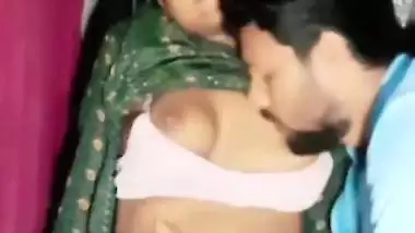 HD Tamil sex MMS of a wild lover eating his horny GF