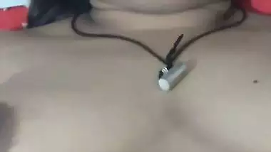 A college guy fingers in pussy in Indian Bhabhi sex MMS