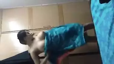 Arab bhabhi dress change caught by her brother in law