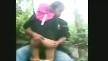 Desi outdoor sex video of nepali teen couple