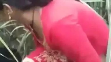 Dehati outdoor stripping before sex