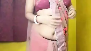 Bhabhi in saree live nude huge boobs showing recorded