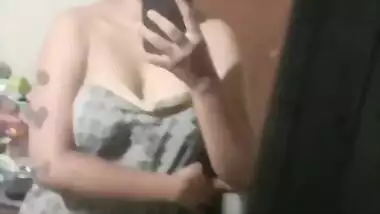 Cute Desi Girl Record Her Nude Selfie