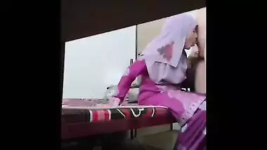 Assamese Muslim girl’s hidden sex MMS