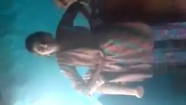 Desi young girl showing her nice boobs