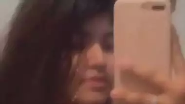 Beauty showing big boobs video as status message