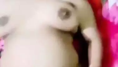 Man drills a chubby woman’s pussy in a village sex video