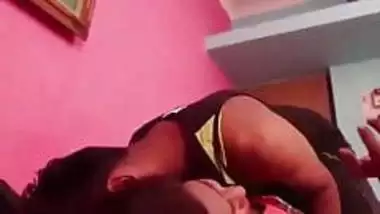 Sex Video With Her Stepmom Big Boobs Share Bed Kompoz indian home video at  Hindifucking.com