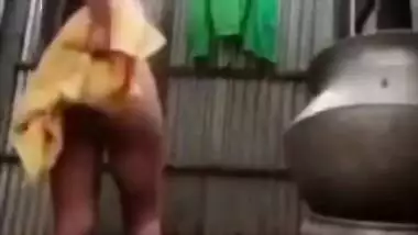 Cute Bangla Girl Record Her Nude Selfie