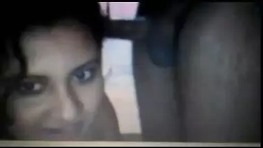 Desi girl’s deep sensual blowjob mms clip