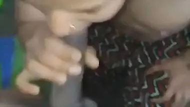 Desi Bhabhi gives a girlfriend experience to her Devar