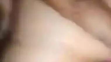 Desi MILF XXX video where she is penetrated by the young man on camera