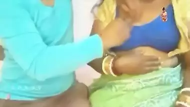 Sakshi Bhabi Ki Suhagraat Mein Apni Pathi Se Uski Chut Fodkar Chudvali Hei.mast Chudai